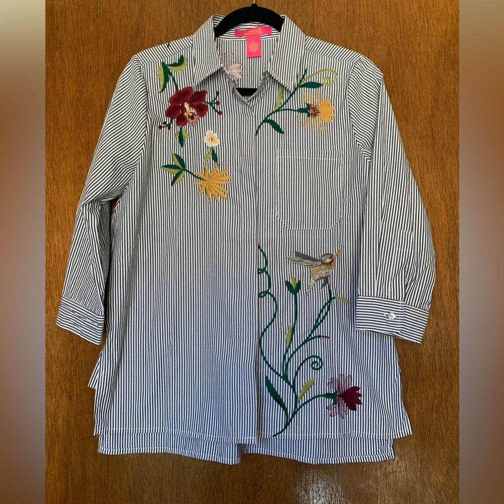 3/4 sleeve Catherine MaLandrino embroidered button-up blouse